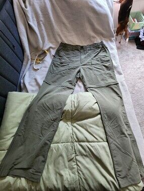 XL/34 Bass Pro Shops Olive Green Cargo Pants That Can Unzip Into Shorts